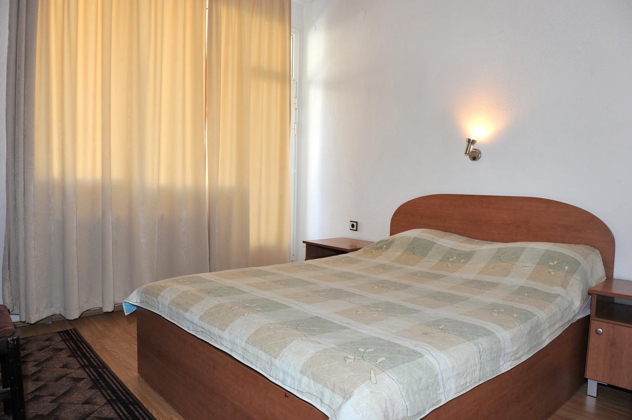 Family Hotel Blazhi Sandanski Esterno foto